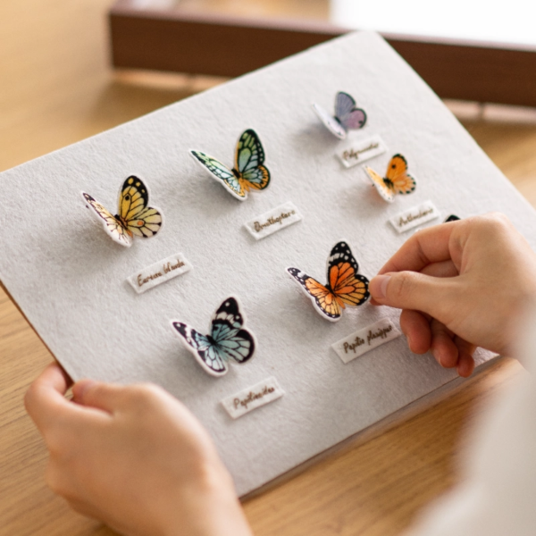 Embroidery DIY handmade couple gift photo frame pendant butterfly specimen decorative painting - Image 2